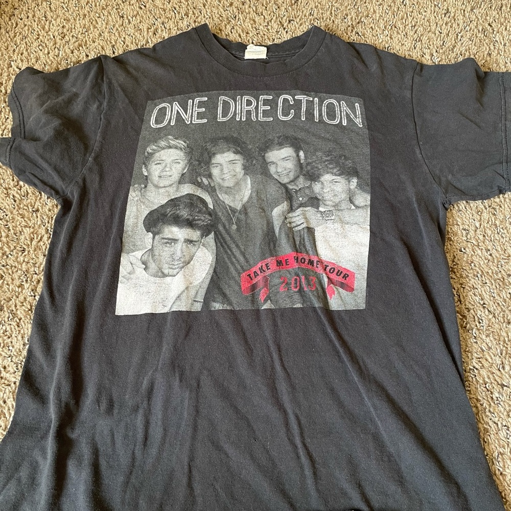 ONE DIRECTION TOUR SHIRT